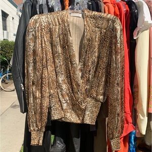 ✨🫶🏽 Vintage Silk Snake Skin Print Blouse🫶🏽✨